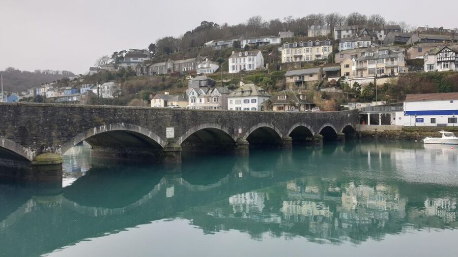 Looe: Beyond Paradise TV Locations Tour - Harbour Walk and Town Centre Stops, Including The Sail Loft