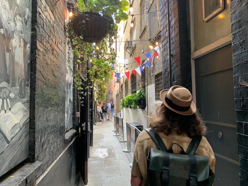 Magical Movies: London Harry Potter Tour - Millennium Bridge and Shakespeare’s Globe Theatre: the photo stops you will remember