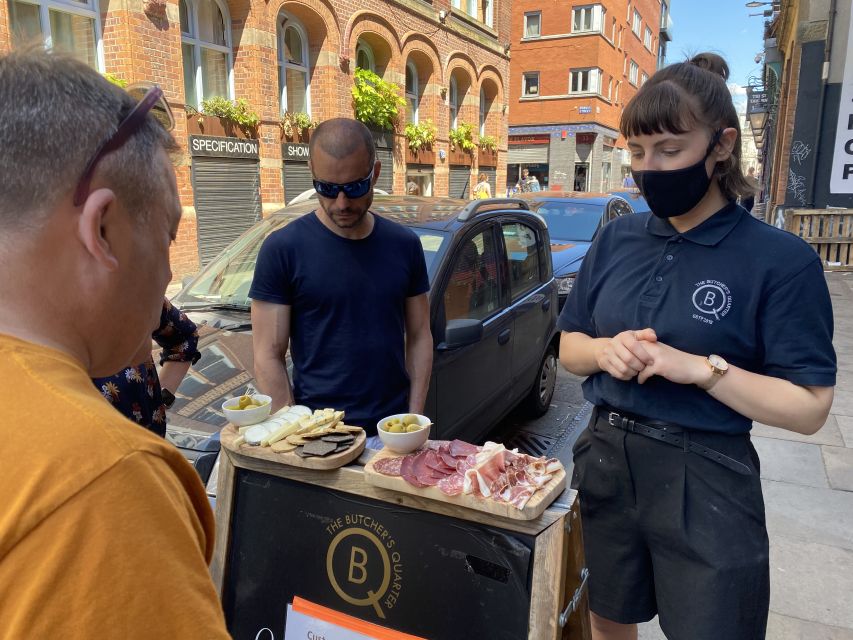 Manchester: Food and Drinks Walking Tour - Guides, small-group size, and the local conversation feel