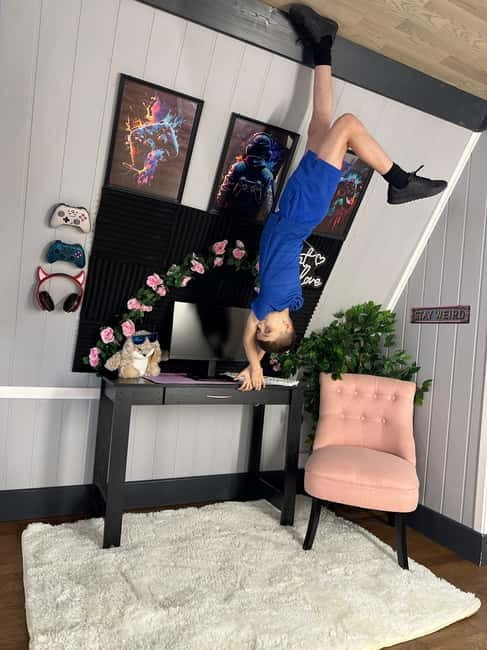 Metrocentre: Upside Down House Entry Ticket - How the upside down layout works for photos (and why it can feel like magic)