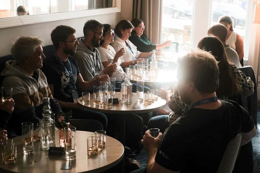 Oban: Classic Scottish Whisky Tasting - Four drams across Scotland: how the flight teaches your palate