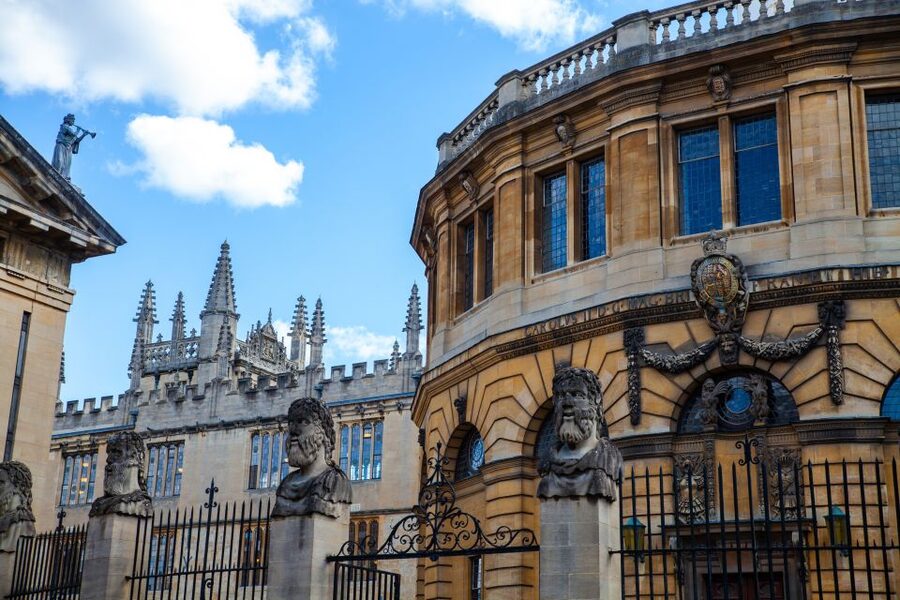 Oxford: 3-Hour Private Tour with Student Guide - Oldest College Interiors and Oxford Traditions You Can Actually See