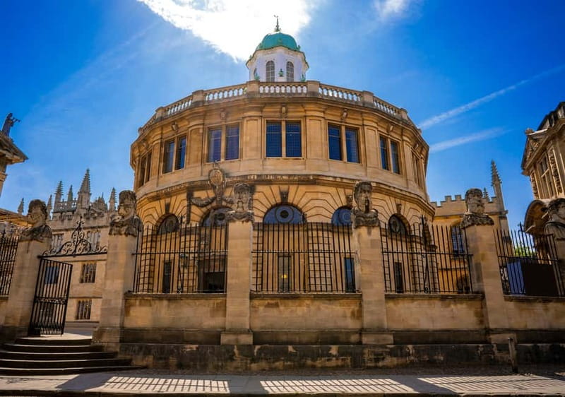 Oxford: City and Universities Express Tour & Audio Guide - High Street and St Mary the Virgin: Oxford’s Center of Gravity