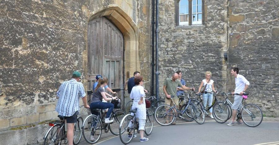 Oxford: City Bike Tour with Student Guide - University architecture and the Bodleian Library stop