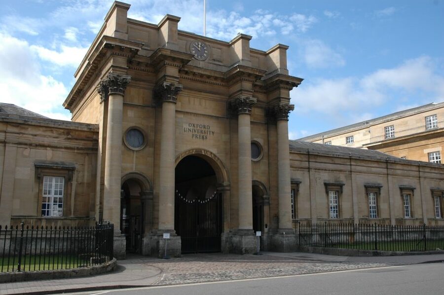 Oxford: City Bike Tour with Student Guide - Pacing and practical expectations for a 2-hour loop