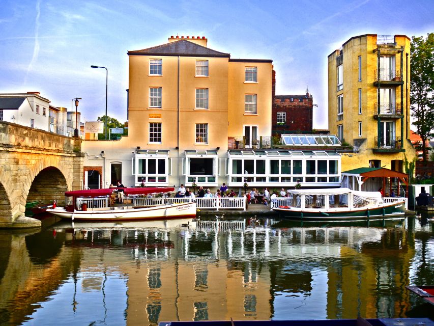 Oxford: Guided Sightseeing River Cruise - Your 45-minute route, from University Regatta Course toward Iffley Lock