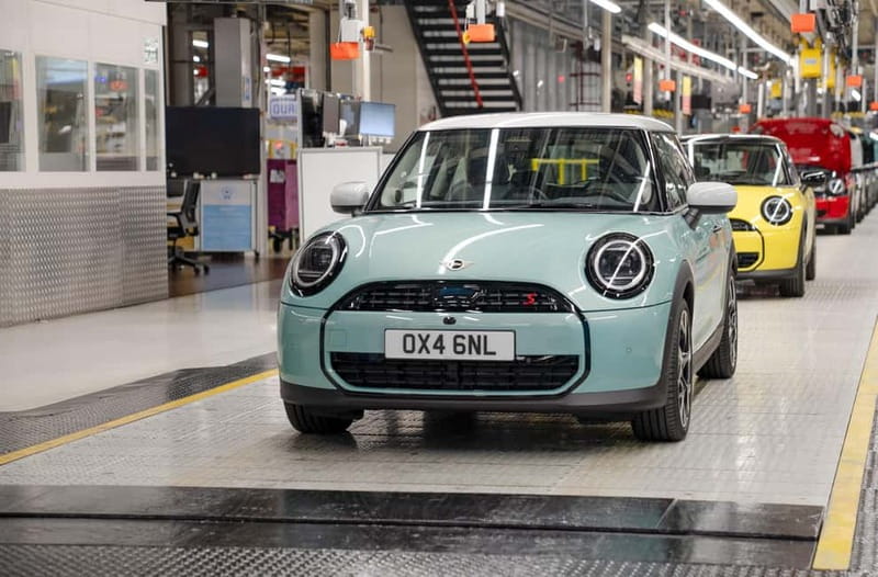 Oxford: MINI Factory Tour – Go Behind the Scenes - Arriving at MINI Visitor Centre, parking, and the shuttle to the plant