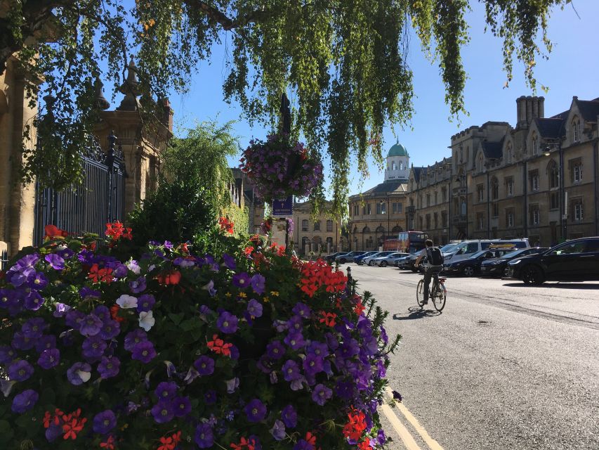 Oxford: Official University and City Walking Tour - Broad Street to Martyrs’ Memorial, where Oxford starts telling the plot