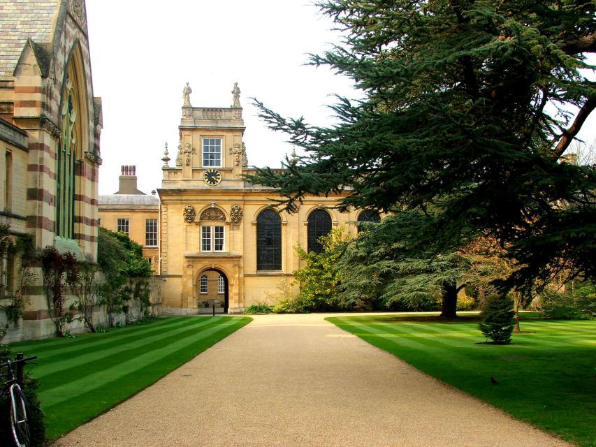 Oxford: Official University and City Walking Tour - Who should book this Oxford walking tour, and who might not love it