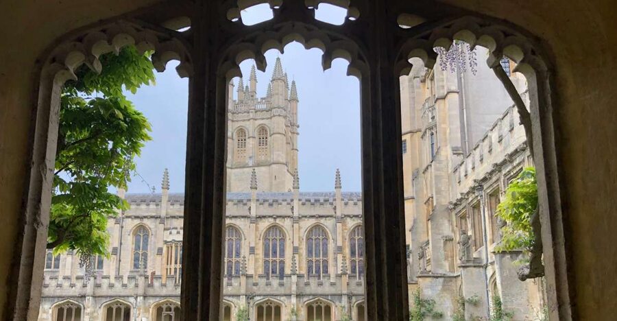 Oxford: Private City Tour & University Historical Highlights - Starting at the Ashmolean, so Oxford makes sense fast