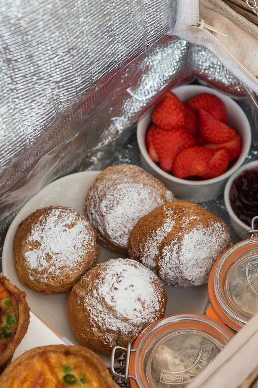 Oxford: Scenic Sightseeing Cruise with Gourmet Picnic - Should You Book This Oxford Picnic Cruise?