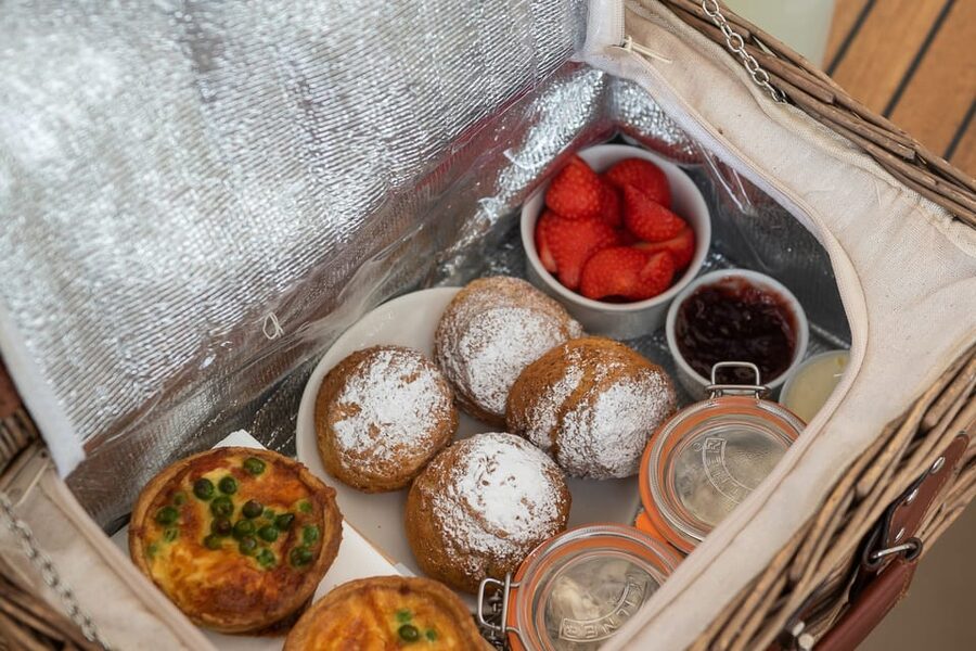 Oxford: Scenic Sightseeing Cruise with Gourmet Picnic - Price and Value: Is $91 Worth It for 3 Hours?