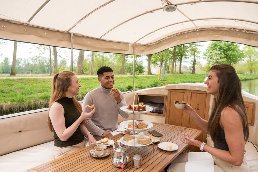 Oxford: Sightseeing River Cruise with Afternoon Tea - Oxford’s River Energy, Without the City-Center Chaos