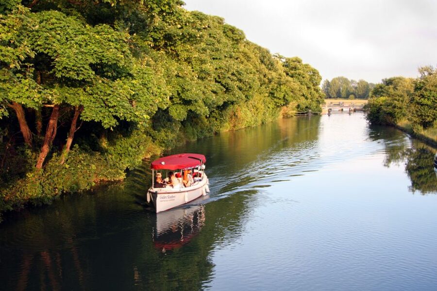 Oxford: Sightseeing River Cruise with Afternoon Tea - The 1.5-Hour Route: Regatta Course, Iffley Lock, and Rose Island