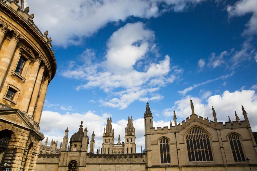 Oxford: Simply Oxford University walking Tour - Christ Church memorial gardens: the story starts with the origins