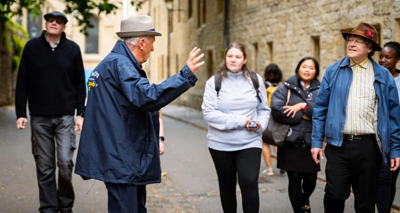 Oxford: Town & Gown Walking Tour - Lincoln College and Radcliffe Camera: your best photo window