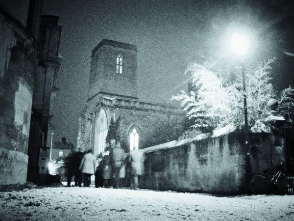 Oxford: Twilight Ghost Tour - First stop: Martyr’s Cross sets the mood in plain sight