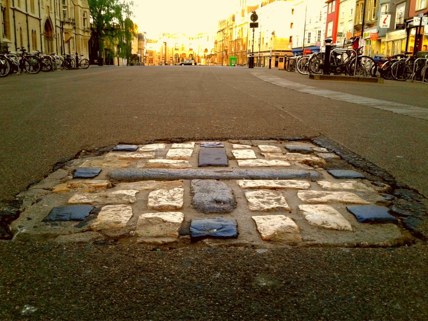 Oxford University: Guided Small Group Walking Tour - Broad Street Start, Oxford University in 105 Minutes