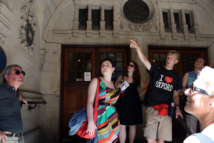 Oxford University: Guided Small Group Walking Tour - Price and Value: What $40 Buys You in Oxford