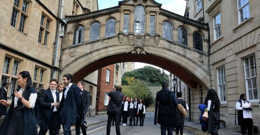 Oxford: University Tour for Prospective Students - A note on comfort, group size, and expectations