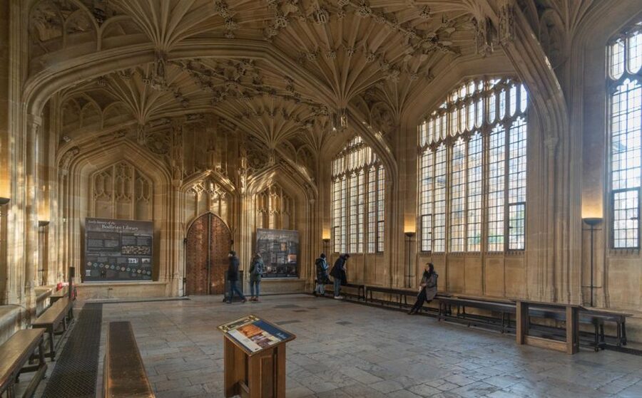 Oxford: University Walking Tour with Christ Church Visit - Bridge of Sighs, the Radcliffe Camera round reading room, and the tunnels below