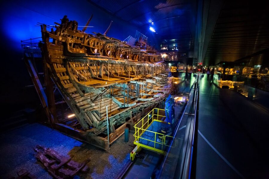Portsmouth: Historic Dockyard Ultimate Explorer Ticket - Harbour Tour and breaks: how to stay fresh while you walk ship after ship