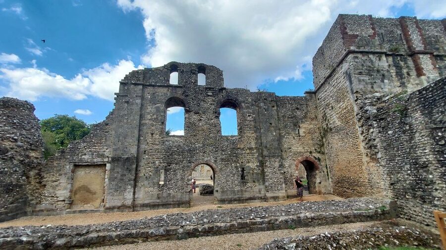 Private Winchester Walking Tour - Finding the West Gate and Getting Your Bearings Fast