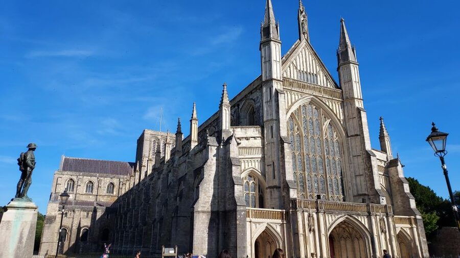 Private Winchester Walking Tour - English Civil War Shadows: How a Conflict Changes a Town