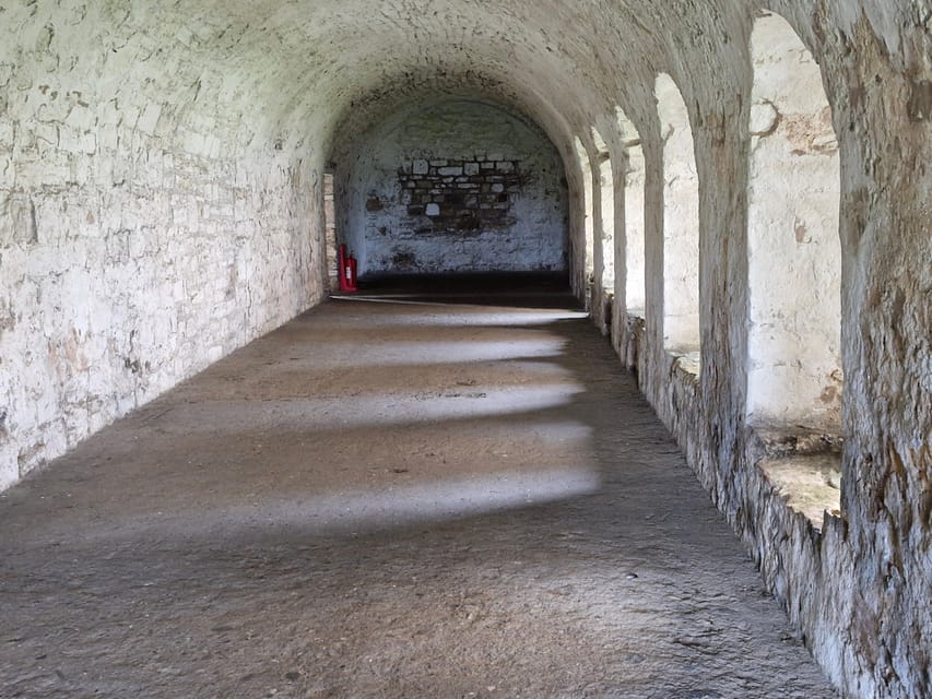 Queensferry: Sightseeing Cruise to Inchcolm Island - Walking surfaces, time use, and how to avoid rushing