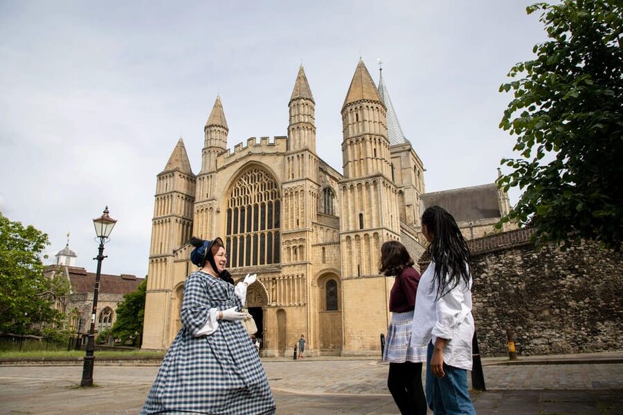 Rochester, Kent: Costumed Guided Tour - Views, Atmosphere, and the Spirit of Rochester’s Everyday Drama