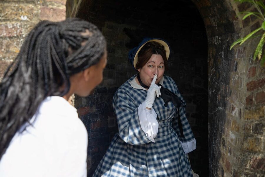 Rochester, Kent: Costumed Guided Tour - First Step: Corporation Street Meets the Victorian Character
