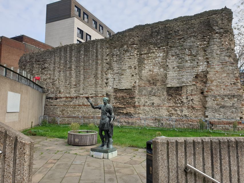 Roman Ruins to Blitz Bombings: London's Fiery History - Key points to know before you go