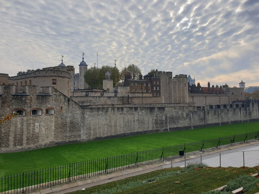 Roman Ruins to Blitz Bombings: London's Fiery History - Tower of London: power, executions, and why the stories linger