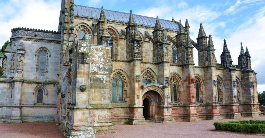 Rosslyn Chapel & Scottish Borders Tour from Edinburgh - Rosslyn Chapel in Roslin: the myths, the masonry, and the best way to look