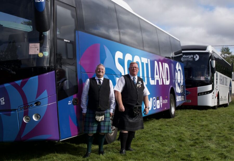 Royal Highland Braemar Gathering, transfer from Edinburgh - Heavy and track events: the athletic side of Highland tradition