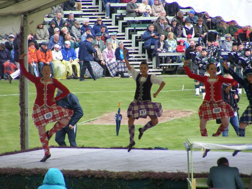 Royal Highland Braemar Gathering, transfer from Edinburgh - The Edinburgh to Braemar coach ride: Forth Bridge, Perthshire, and Royal Deeside