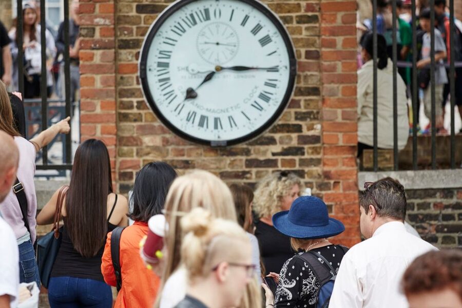 Royal Observatory Greenwich & Prime Meridian Entrance Ticket - The Prime Meridian moment at 0 degrees longitude