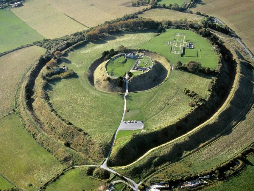 Salisbury: Old Sarum Entry Ticket - Ramparts and views: Wiltshire plains, Salisbury Cathedral, and the best perspective