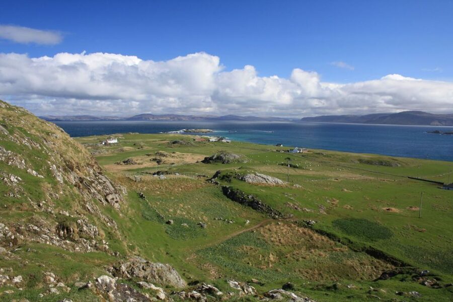Scotland: West Highlands, Mull and Iona 4-Day Tour - Small-group touring in a 16-seat coach, and why the guide matters