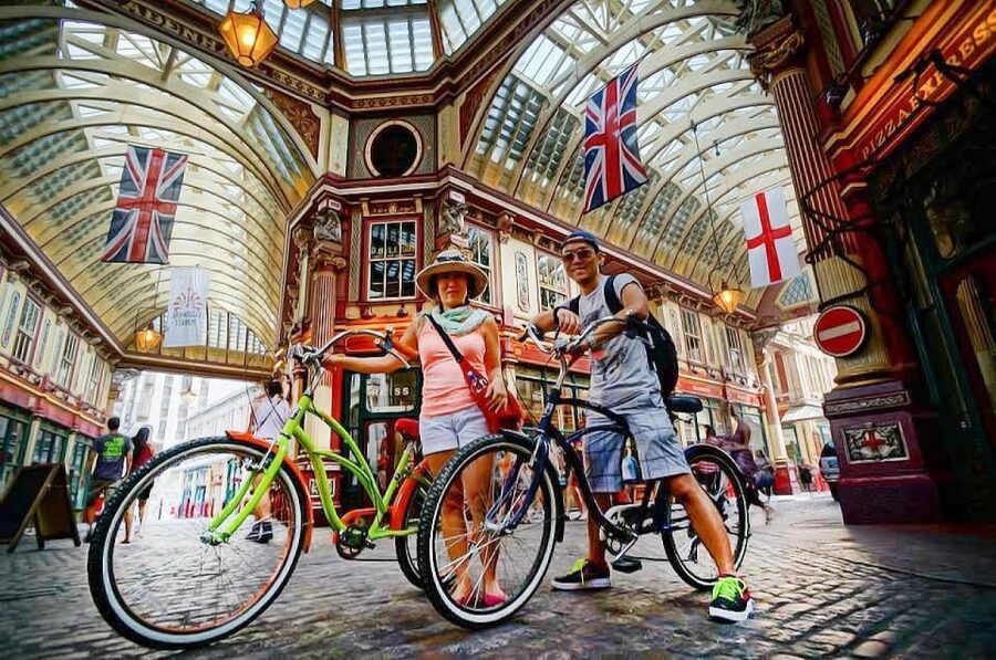 Secret London Tour by Bike - Meeting at Waterloo, Then Rolling Fast Into Real London