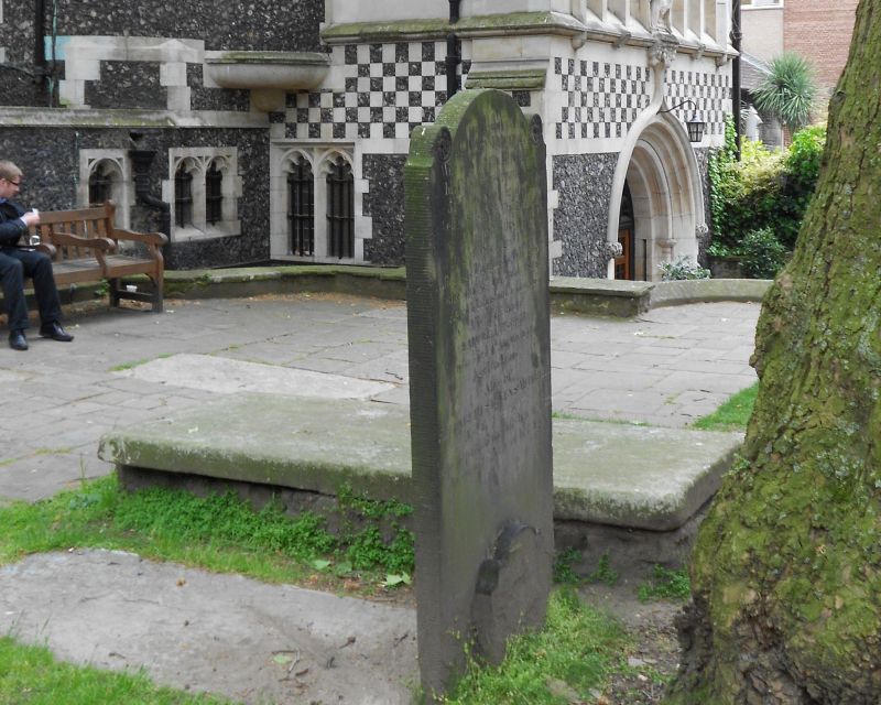 Secret Old London Walking Tour - Finding the Roman amphitheatre perimeter in the modern City