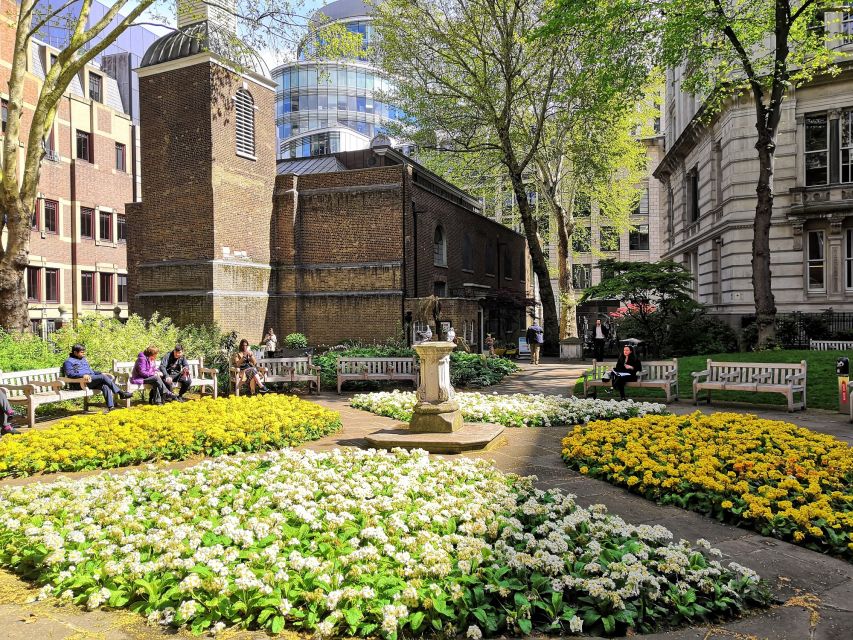 Secret Old London Walking Tour - Guides, pacing, and how this 1.5-hour format keeps moving