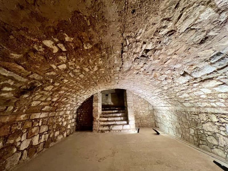 Southampton: 2 Hour Guided Walking Tour with Medieval Vaults - Key highlights to look for