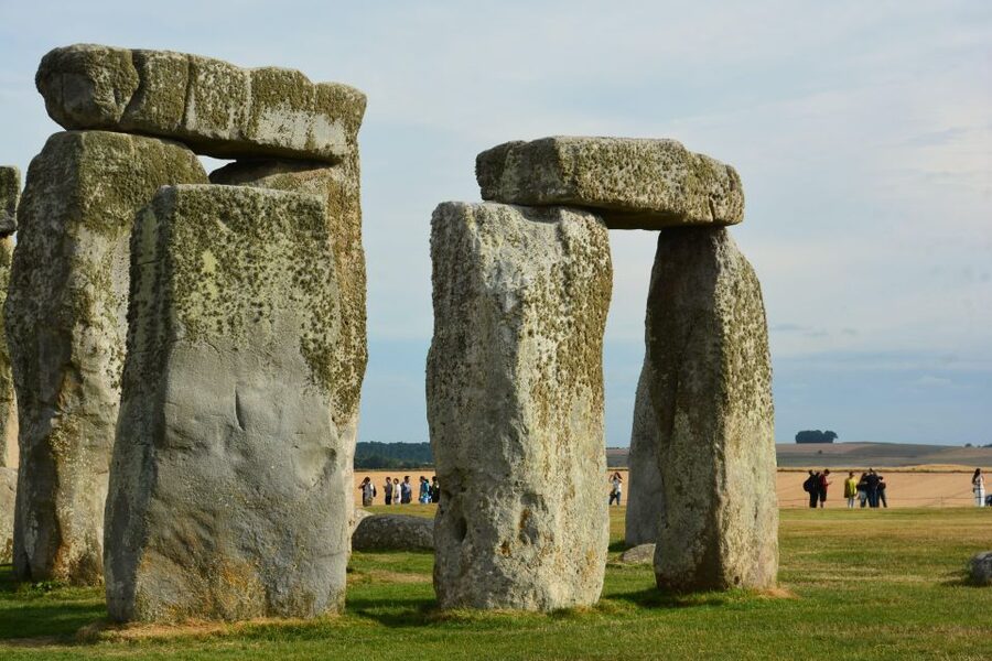 Southampton: Cruise Transfer to London via Stonehenge - Stonehenge, right in the middle of your cruise-to-London day