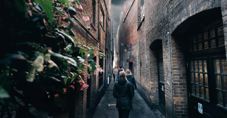Spanish Language : Original Harry Potter Walking Tour - The Hogwarts House Quiz: The Tour’s Best Icebreaker