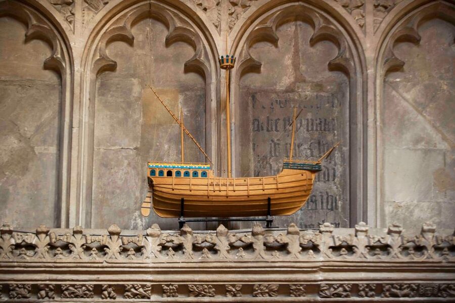 St Mary Redcliffe Church Bristol: Guided Tour - St John’s Chapel: C14th Stained Glass That Actually Changes the Mood