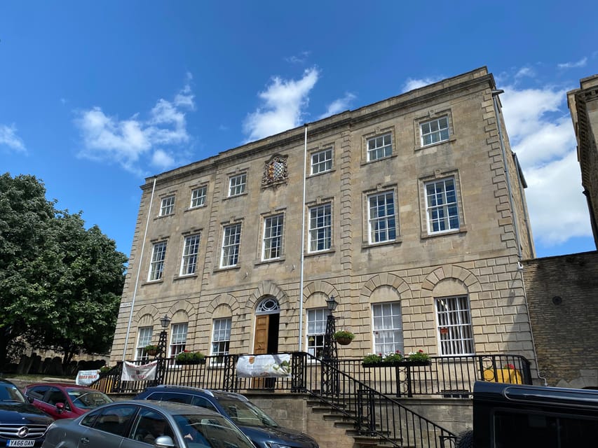 Stamford: Guided Walking Tour of Stamford - Reading Georgian facades built on a medieval base