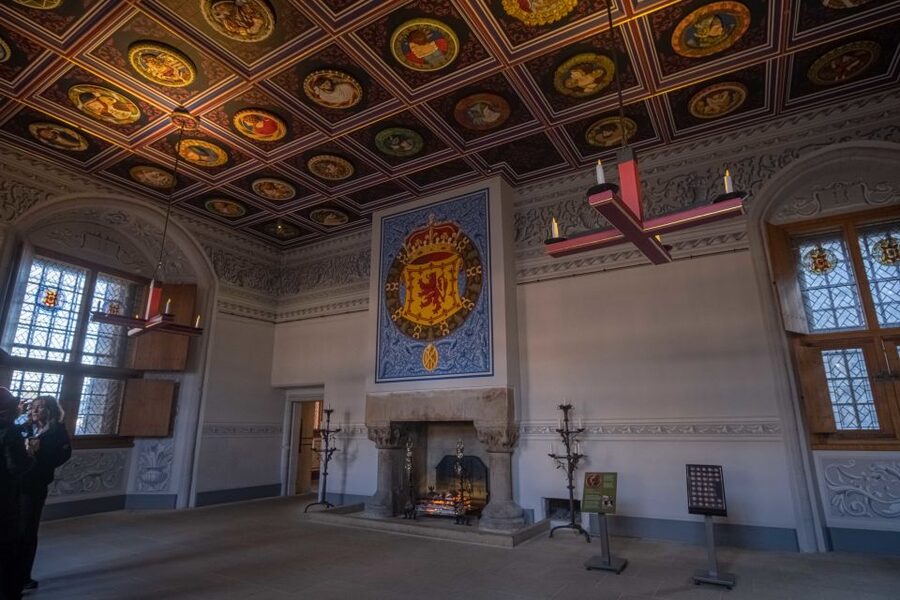 Stirling Castle: Skip-the-Line Guided Tour in Spanish - Who this tour suits best, and who might want a different plan
