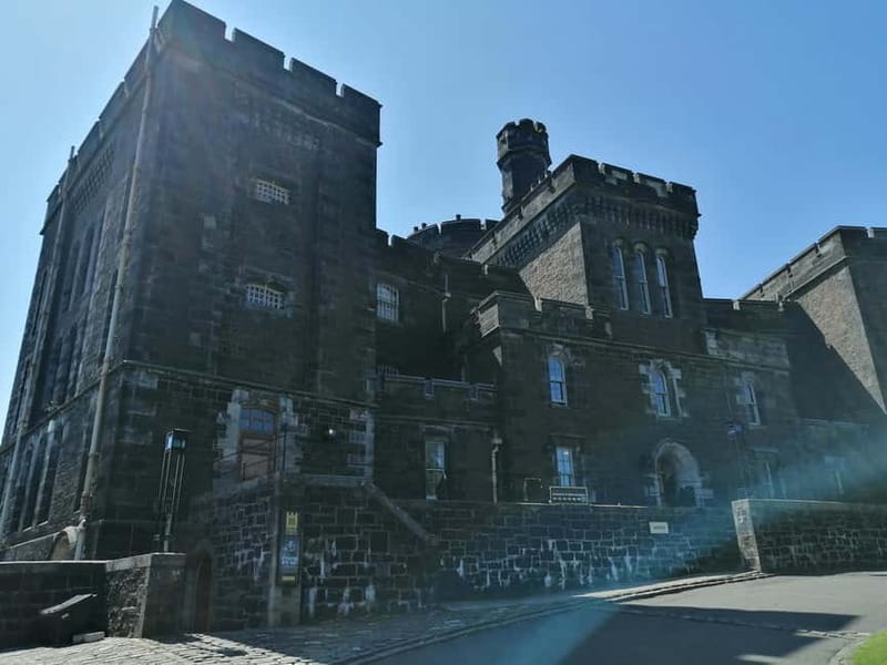 Stirling: Daily Guided Walking Tour with a Local Guide - Key things to know before you start