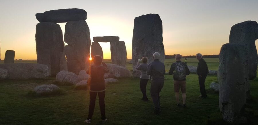 Stonehenge: App Guided Tour + Admission Included - Your walk through the stone circle: where the app helps most